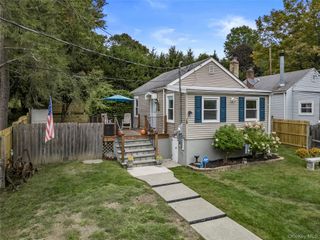 18 Larch Drive, Mahopac, NY 10541