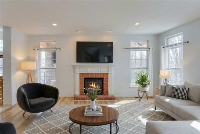 1603 Settlers Dr, Sewickley, PA 15143