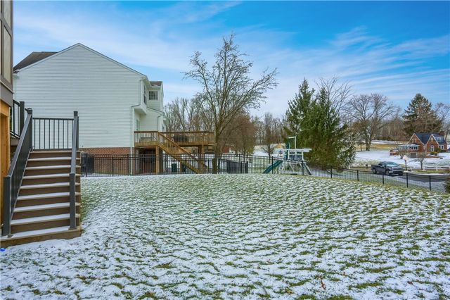 1603 Settlers Dr, Sewickley, PA 15143