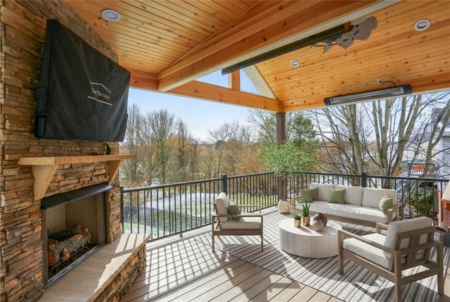 1603 Settlers Dr, Sewickley, PA 15143