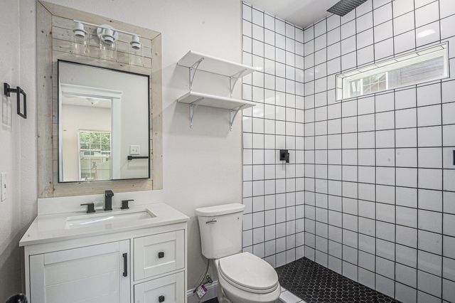 290 E Aurora Street, Rhome, TX 76078