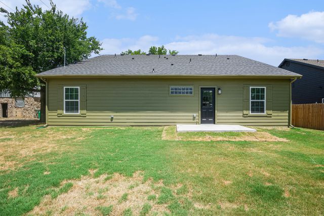 290 E Aurora Street, Rhome, TX 76078