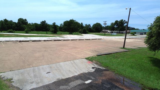 1150 E Loop 304, Crockett, TX 75835