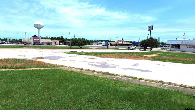 1150 E Loop 304, Crockett, TX 75835