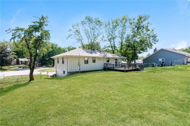 6924 NW Pleasant View Court, Kansas City, MO 64152