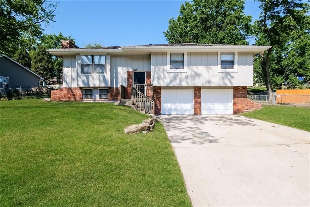 6924 NW Pleasant View Court, Kansas City, MO 64152