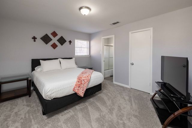701 Kentwood Circle, Bedford, TX 76021