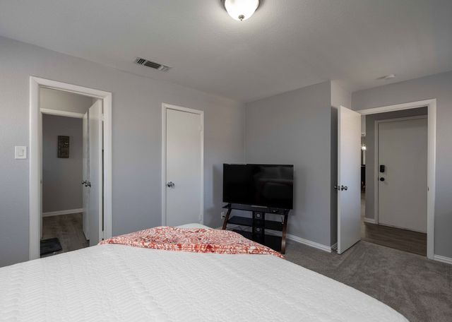 701 Kentwood Circle, Bedford, TX 76021
