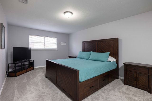 701 Kentwood Circle, Bedford, TX 76021