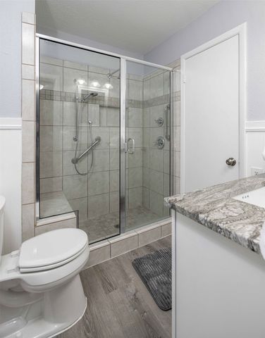 701 Kentwood Circle, Bedford, TX 76021