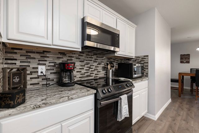 701 Kentwood Circle, Bedford, TX 76021