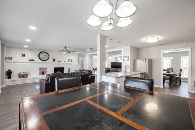 701 Kentwood Circle, Bedford, TX 76021