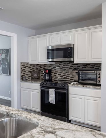 701 Kentwood Circle, Bedford, TX 76021