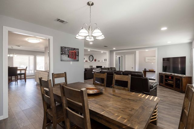 701 Kentwood Circle, Bedford, TX 76021