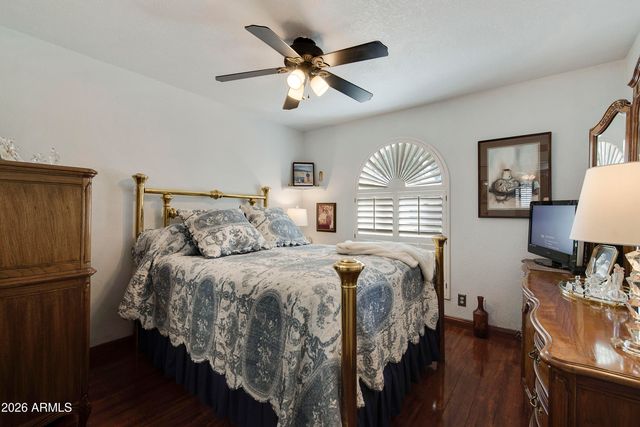 532 E RENEE Drive, Phoenix, AZ 85024