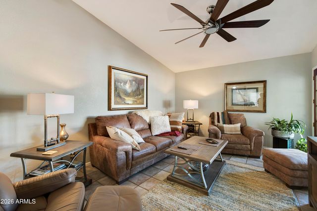 532 E RENEE Drive, Phoenix, AZ 85024