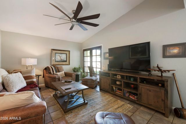 532 E RENEE Drive, Phoenix, AZ 85024