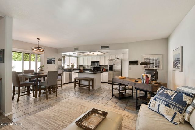 532 E RENEE Drive, Phoenix, AZ 85024