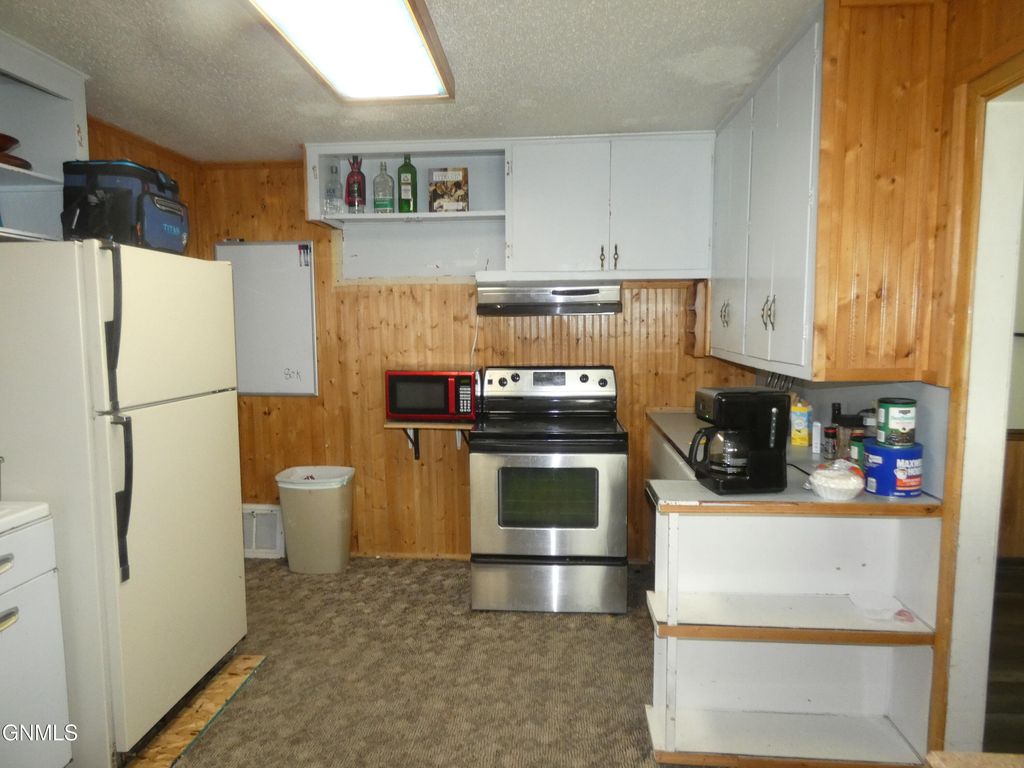 415 Summit Street, Underwood, ND 58576 photo 12
