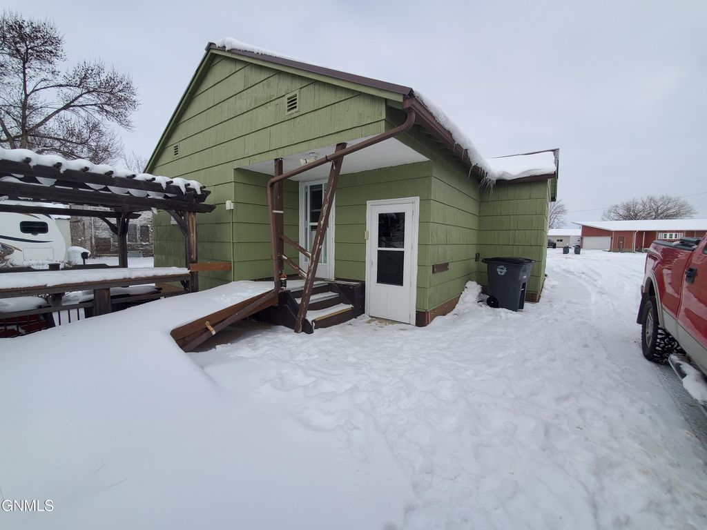 415 Summit Street, Underwood, ND 58576 photo 34