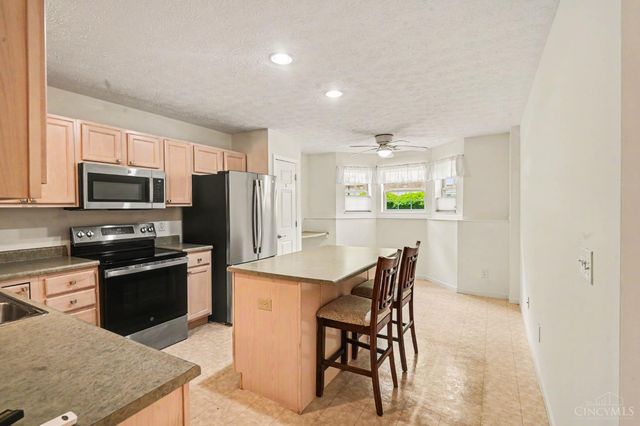 5461 Asbury Lake Drive, Green Twp, OH 45247
