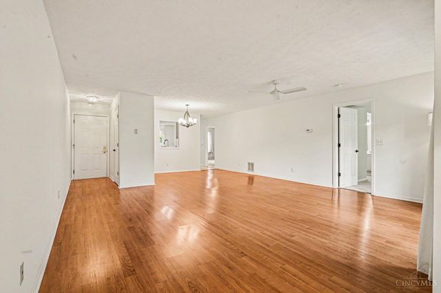5461 Asbury Lake Drive, Green Twp, OH 45247