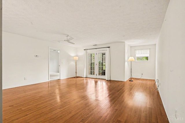 5461 Asbury Lake Drive, Green Twp, OH 45247