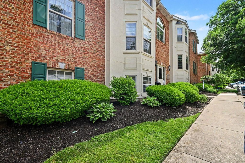 5461 Asbury Lake Drive, Green Twp, OH 45247