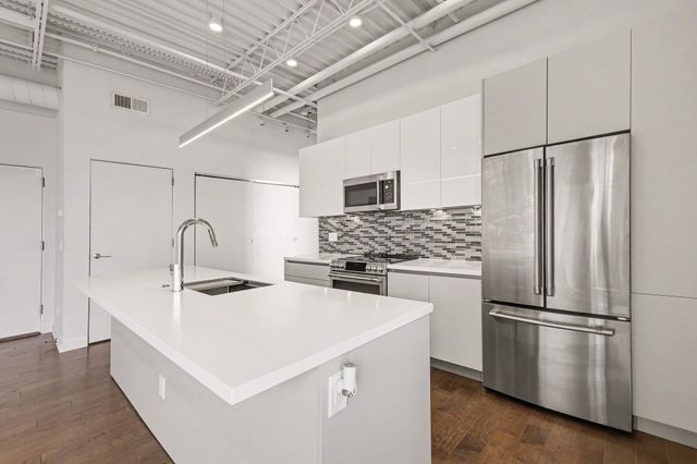 120 Main Street, 307, Newport, KY 41071