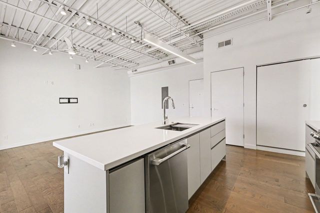 120 Main Street, 307, Newport, KY 41071