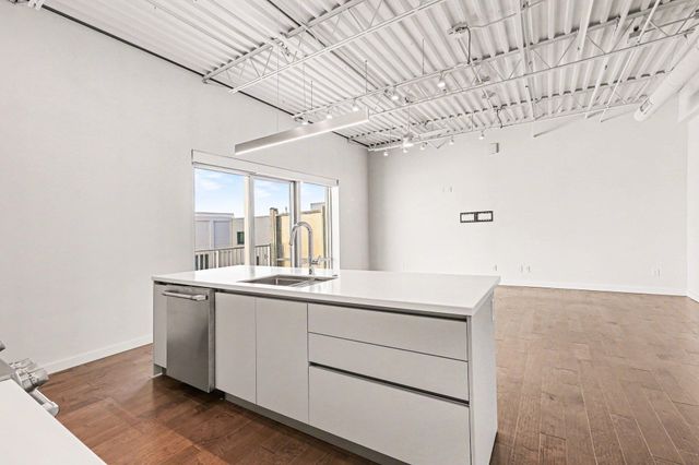 120 Main Street, 307, Newport, KY 41071