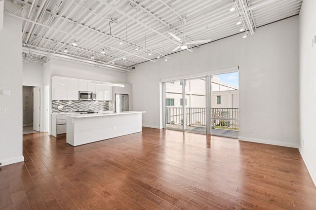 120 Main Street, 307, Newport, KY 41071