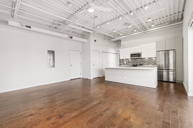 120 Main Street, 307, Newport, KY 41071