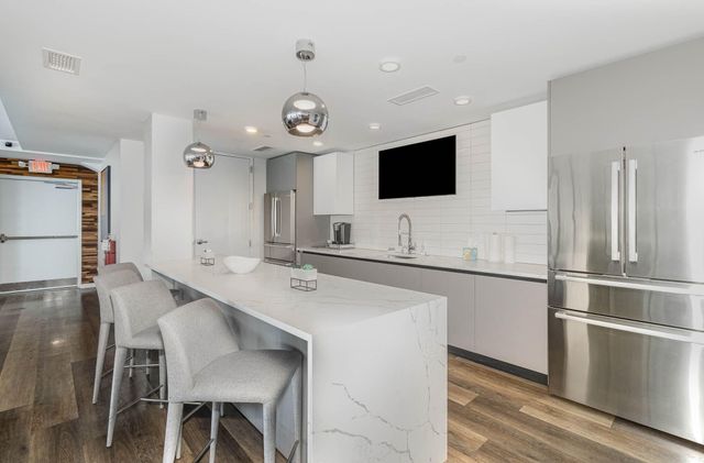 120 Main Street, 307, Newport, KY 41071