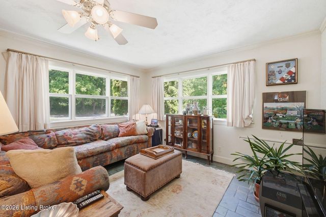 11901 Woodland Rd, Anchorage, KY 40223