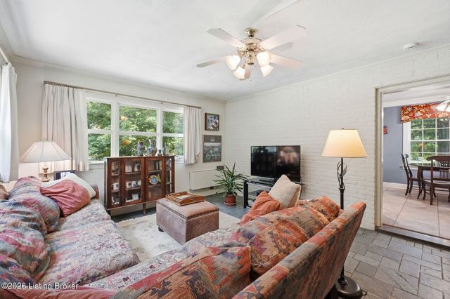 11901 Woodland Rd, Anchorage, KY 40223