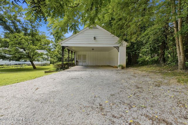 11901 Woodland Rd, Anchorage, KY 40223