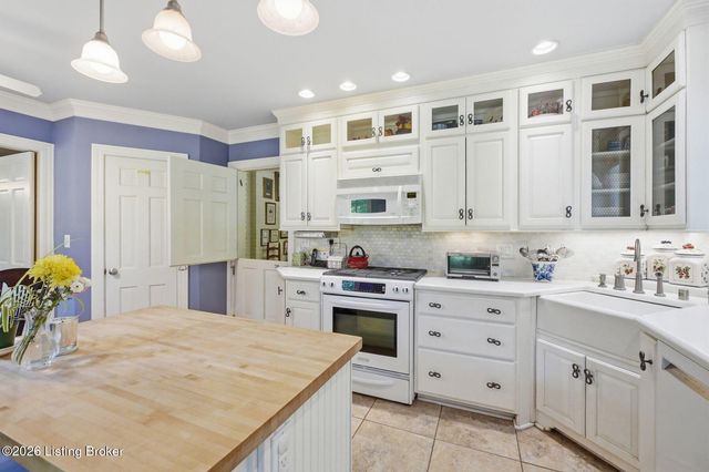 11901 Woodland Rd, Anchorage, KY 40223