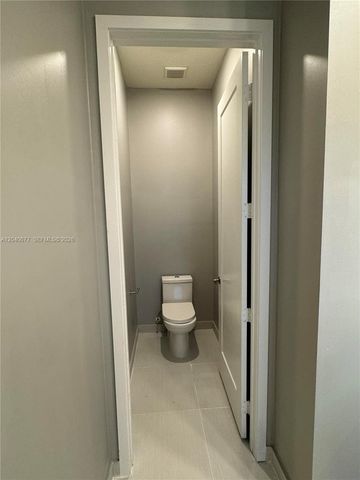 10421 NW 66th St 10421, Doral, FL 33178