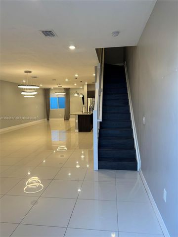 10421 NW 66th St 10421, Doral, FL 33178