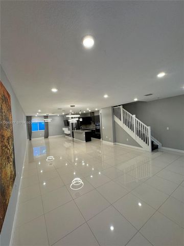 10421 NW 66th St 10421, Doral, FL 33178