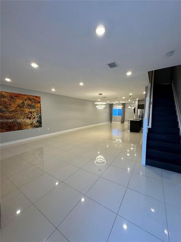 10421 NW 66th St 10421, Doral, FL 33178