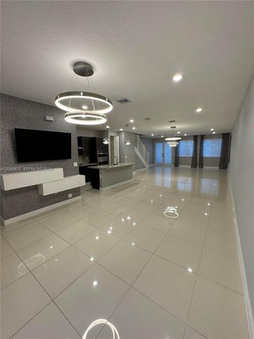 10421 NW 66th St 10421, Doral, FL 33178
