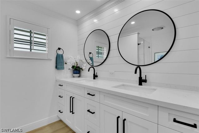 740 Park Shore DR, Naples, FL 34103