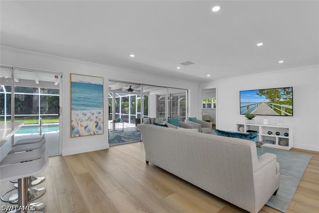 740 Park Shore DR, Naples, FL 34103