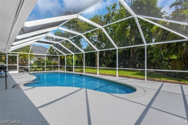 740 Park Shore DR, Naples, FL 34103