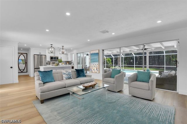 740 Park Shore DR, Naples, FL 34103