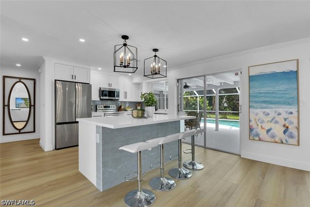 740 Park Shore DR, Naples, FL 34103