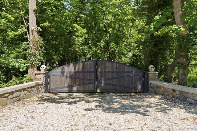 36 Spring Street, Cold Spring Harbor, NY 11724