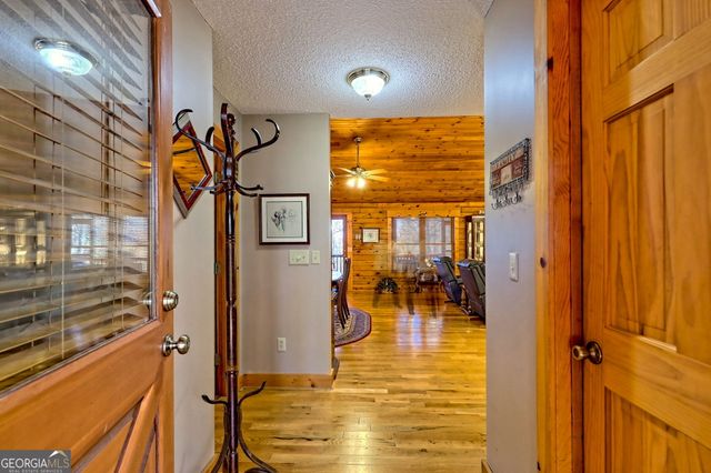 1556 Long Laurel Ridge Drive, Lakemont, GA 30552